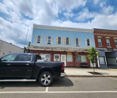 Main picture of 21 N Main St
