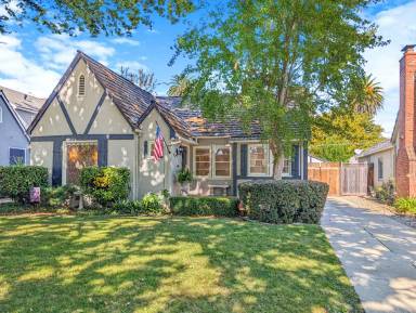 Main picture of 1041 Robertson Way