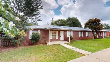 Main picture of 213 Damascus Rd