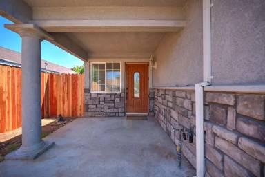 Main picture of 2716 Yreka Ave