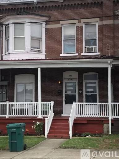Main picture of 304 N 6th St