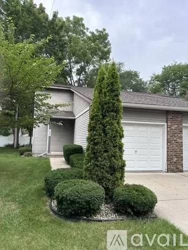 Main picture of 4829 Russell St