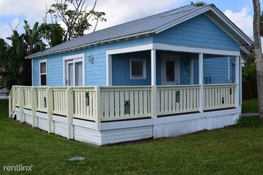 Main picture of 2625 NE Indian River Dr