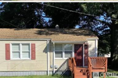 Main picture of 18 Chesapeake Ct