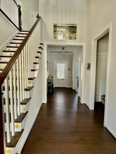 Main picture of 4715 Hook Ln