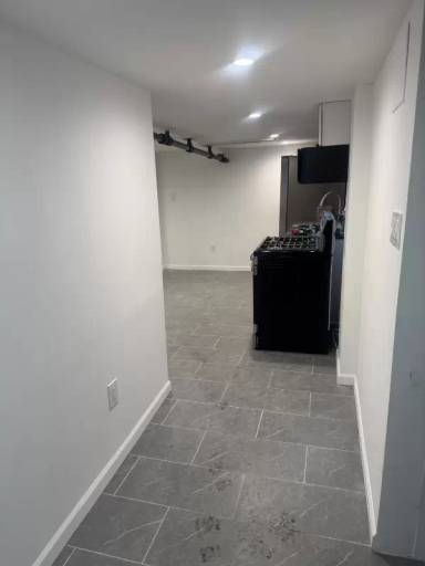 Main picture of 9 Lawrence Ave