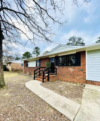 Main picture of 1842 Dewsberry Dr