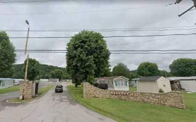 Main picture of 28 Camelot Dr