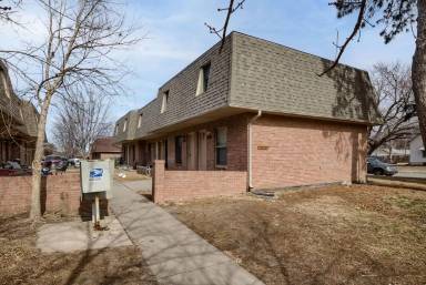Main picture of 4928 Dudley St