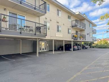 Main picture of 9255 Greenwood Ave N