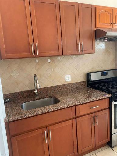 Main picture of 937 71st St