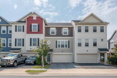 Main picture of 211 Centennial Dr