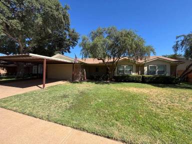 Main picture of 4518 77th St