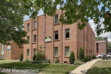 Main picture of 406 E Stoughton St