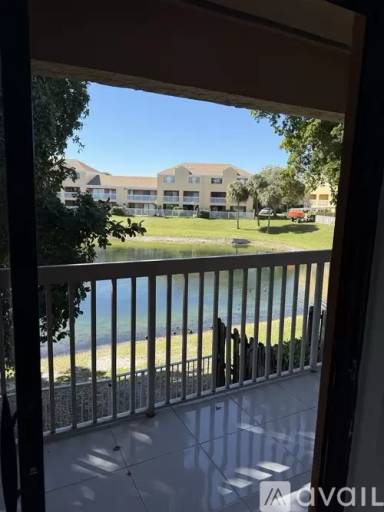 Main picture of Villas At Lakeview