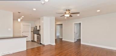 Main picture of 7365 N Sheridan Rd