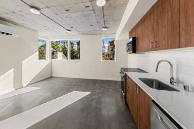 Main picture of 520 N 39th St