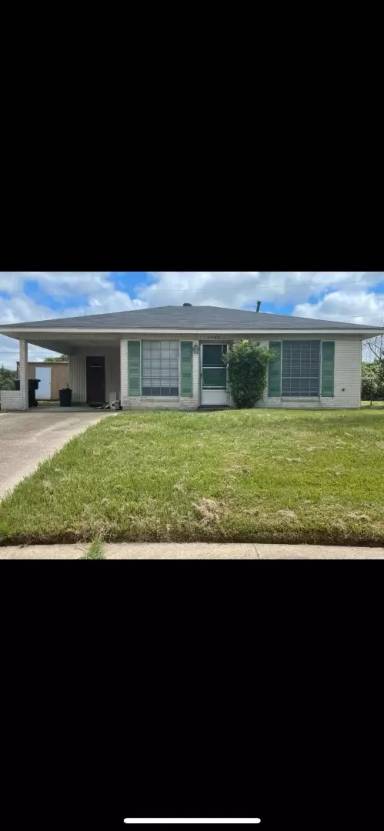 Main picture of 1633 Holiday Cir