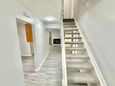Main picture of 10 Glouchester Cir