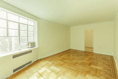 Main picture of 1 Jane St