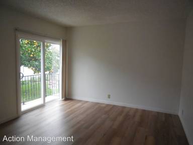 Main picture of 3010 E 7th St