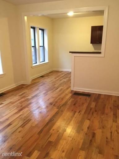 Main picture of 3823 N Fremont St