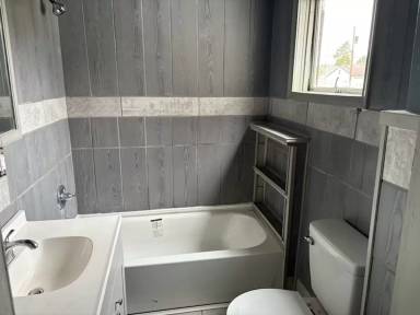 Main picture of 627 Bronson Ave