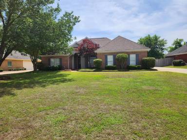 Main picture of 1931 Duck Pond Rd