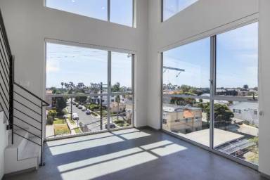 Main picture of 11588 W Pico Blvd