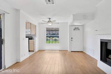 Main picture of 10888 Aderman Ave