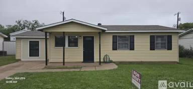 Main picture of 108 W Garden Dr