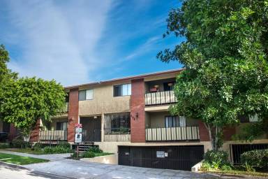 Main picture of 444 E Tujunga Ave