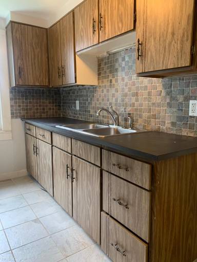 Main picture of 70 Stevens St