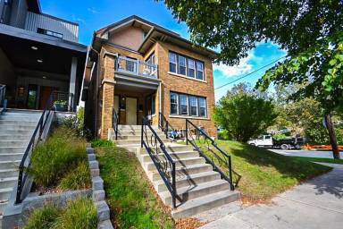 Main picture of 1647 N Astor St