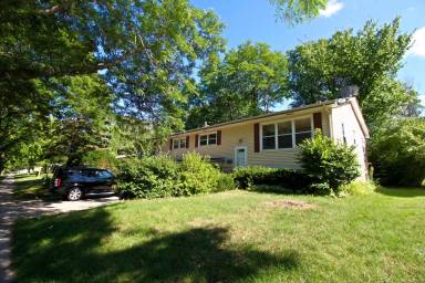 Main picture of 5123 Manitowoc Pkwy