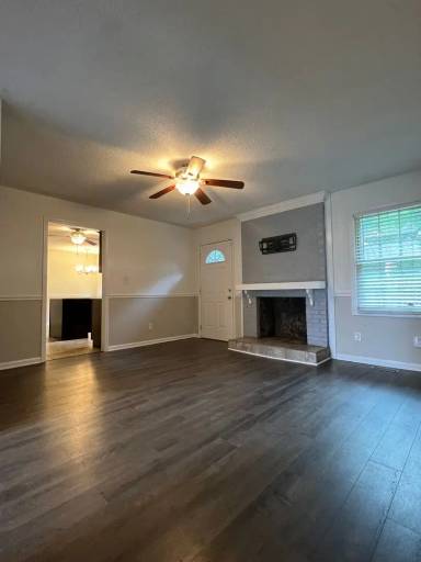 Main picture of 2000 Lakebarry Cir