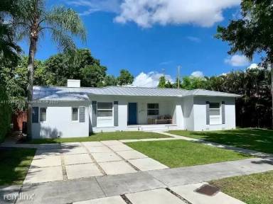 Main picture of 4633 SW 13th Ter