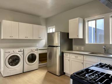 Main picture of 2723 Darwin Ave