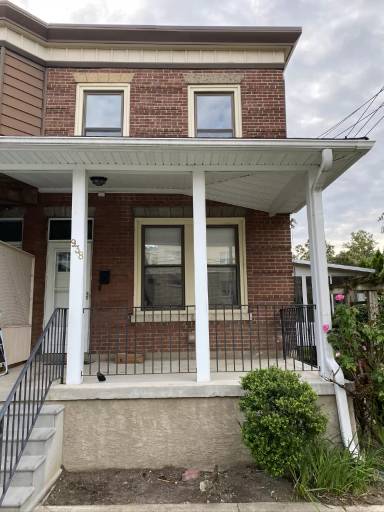 Main picture of 938 E Pleasant Ave