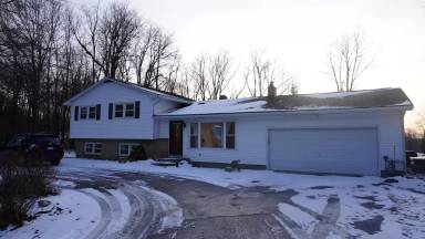 Main picture of 665 Langs Dr