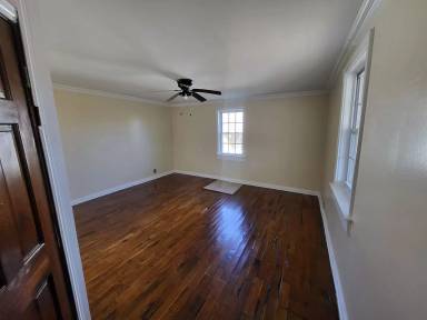 Main picture of 15152 Back St