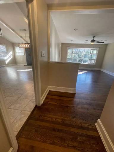 Main picture of 1726 Edgewater Dr