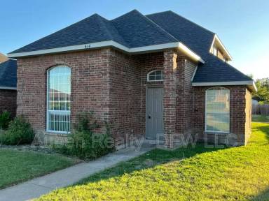 Main picture of 452 Chestnut Ln