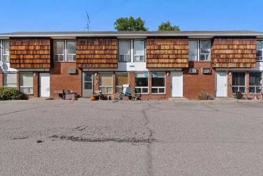 Main picture of 3000 Sumac St