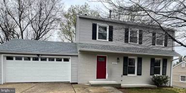 Main picture of 2102 Willowtree Ln