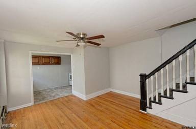 Main picture of 53 Westerlo St
