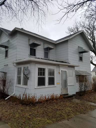 Main picture of 230 1/2 W Douglas St