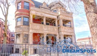 Main picture of 4710 S King Dr