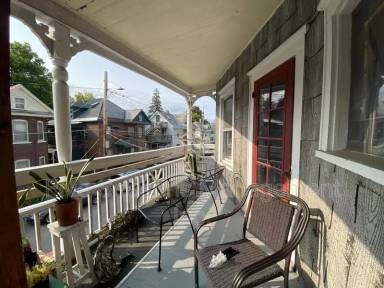 Main picture of 8 Greene St