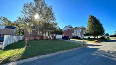 Main picture of 4612 Narayan St